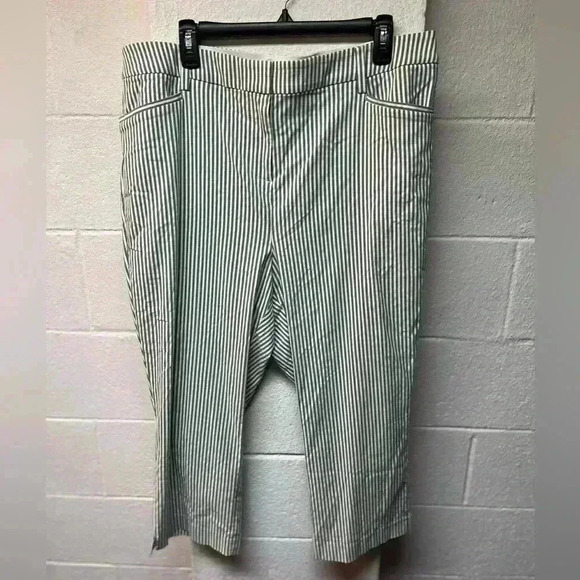 Lane Bryant Pants - Lane Bryant capris